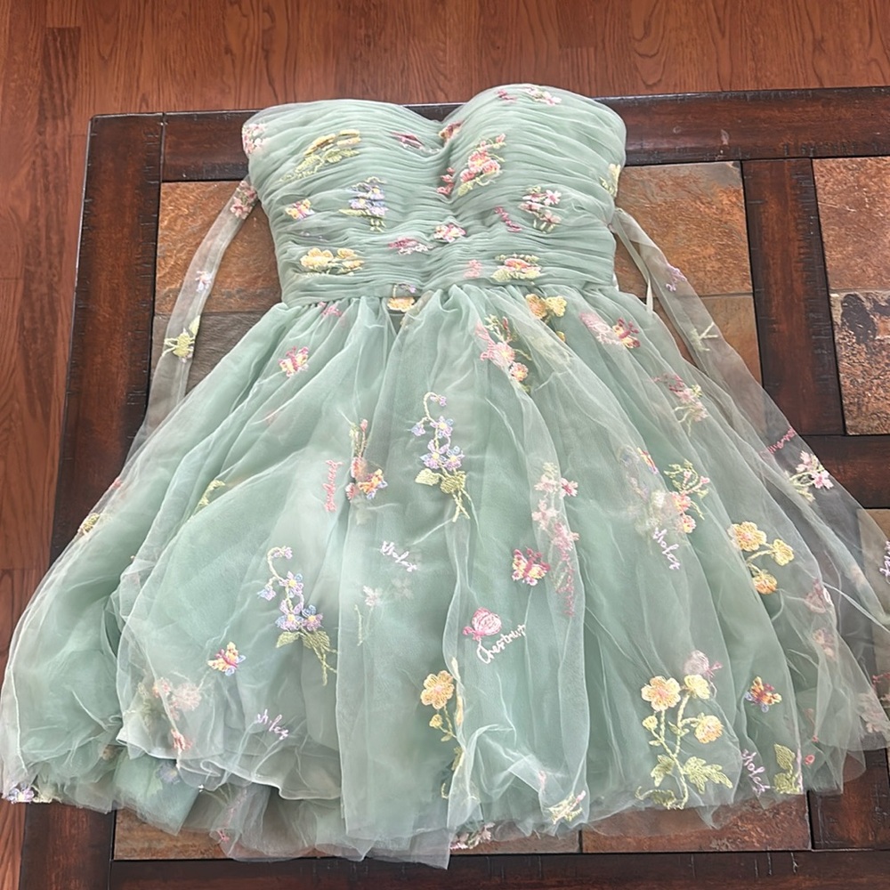 Zapaka Sleeveless Homecoming Dress With Tulle Embroidery + Stretch Satin Lining